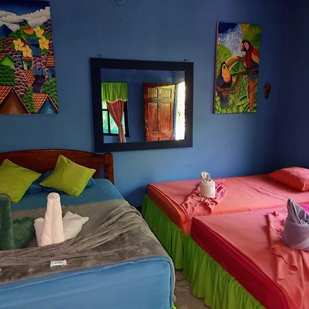 Cabinas Tortuguero Natural Hostel Екстериор снимка