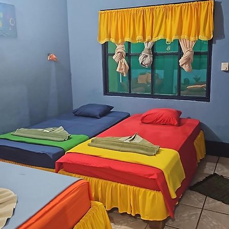 Cabinas Tortuguero Natural Hostel Екстериор снимка