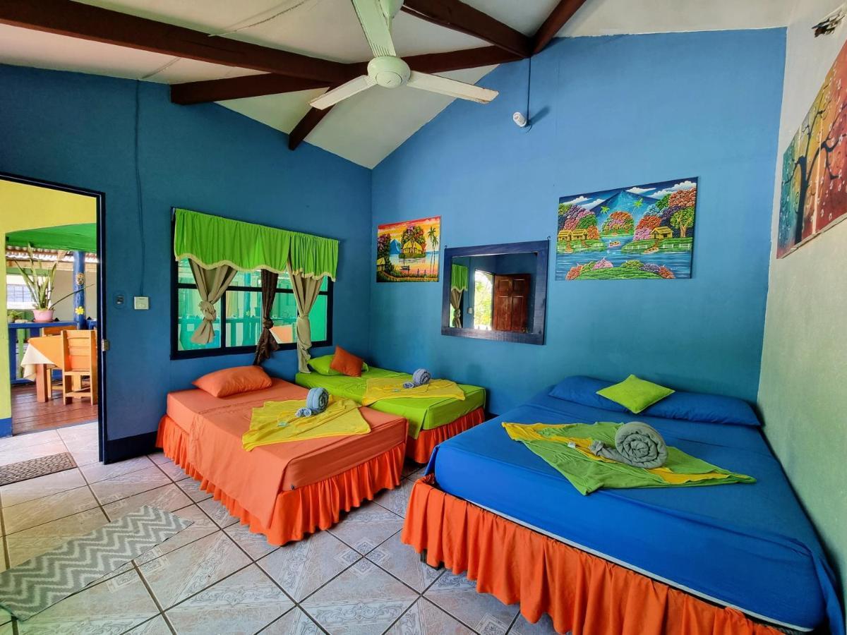 Cabinas Tortuguero Natural Hostel Екстериор снимка