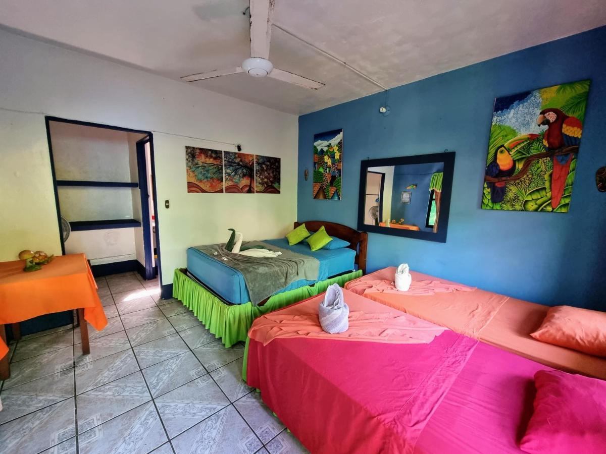 Cabinas Tortuguero Natural Hostel Екстериор снимка