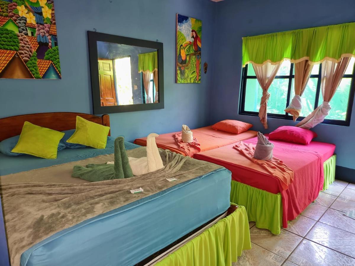 Cabinas Tortuguero Natural Hostel Екстериор снимка