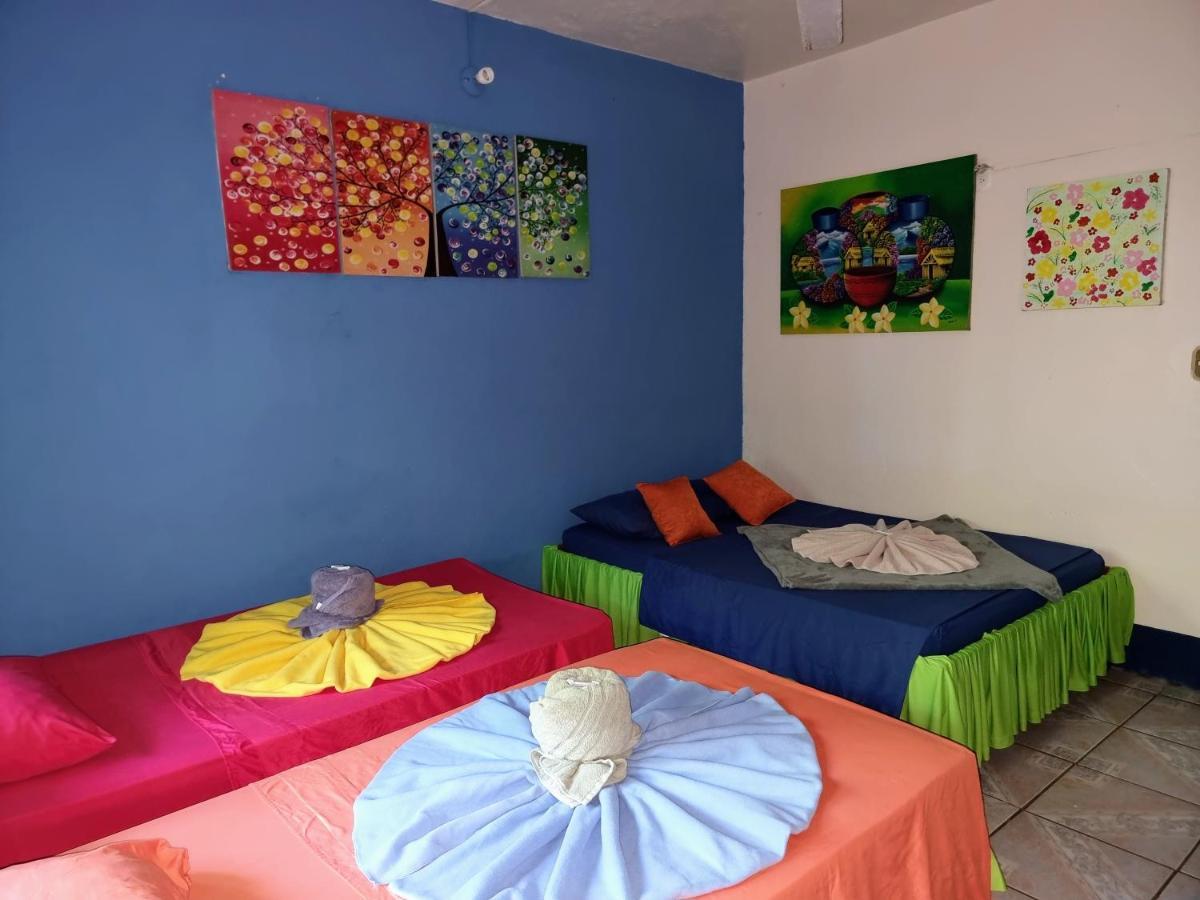 Cabinas Tortuguero Natural Hostel Екстериор снимка