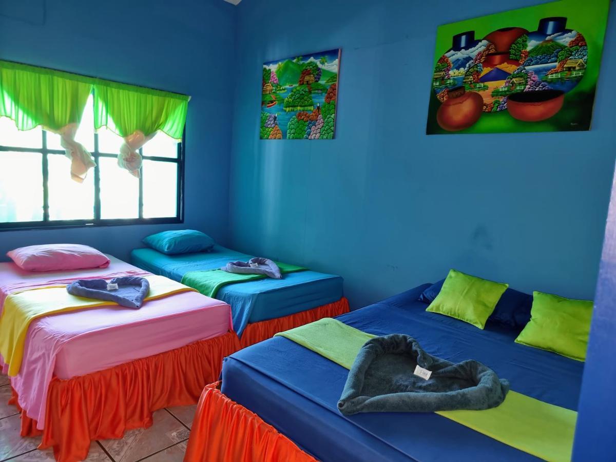 Cabinas Tortuguero Natural Hostel Екстериор снимка