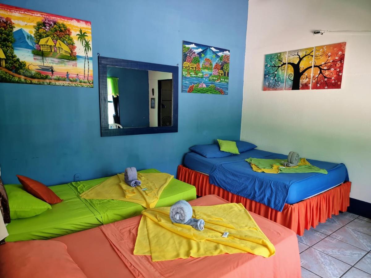 Cabinas Tortuguero Natural Hostel Екстериор снимка