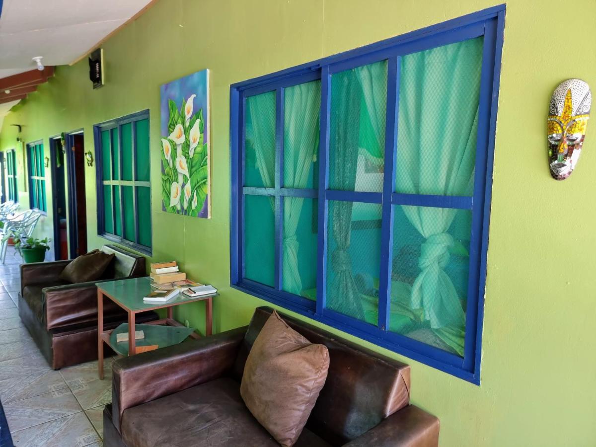 Cabinas Tortuguero Natural Hostel Екстериор снимка