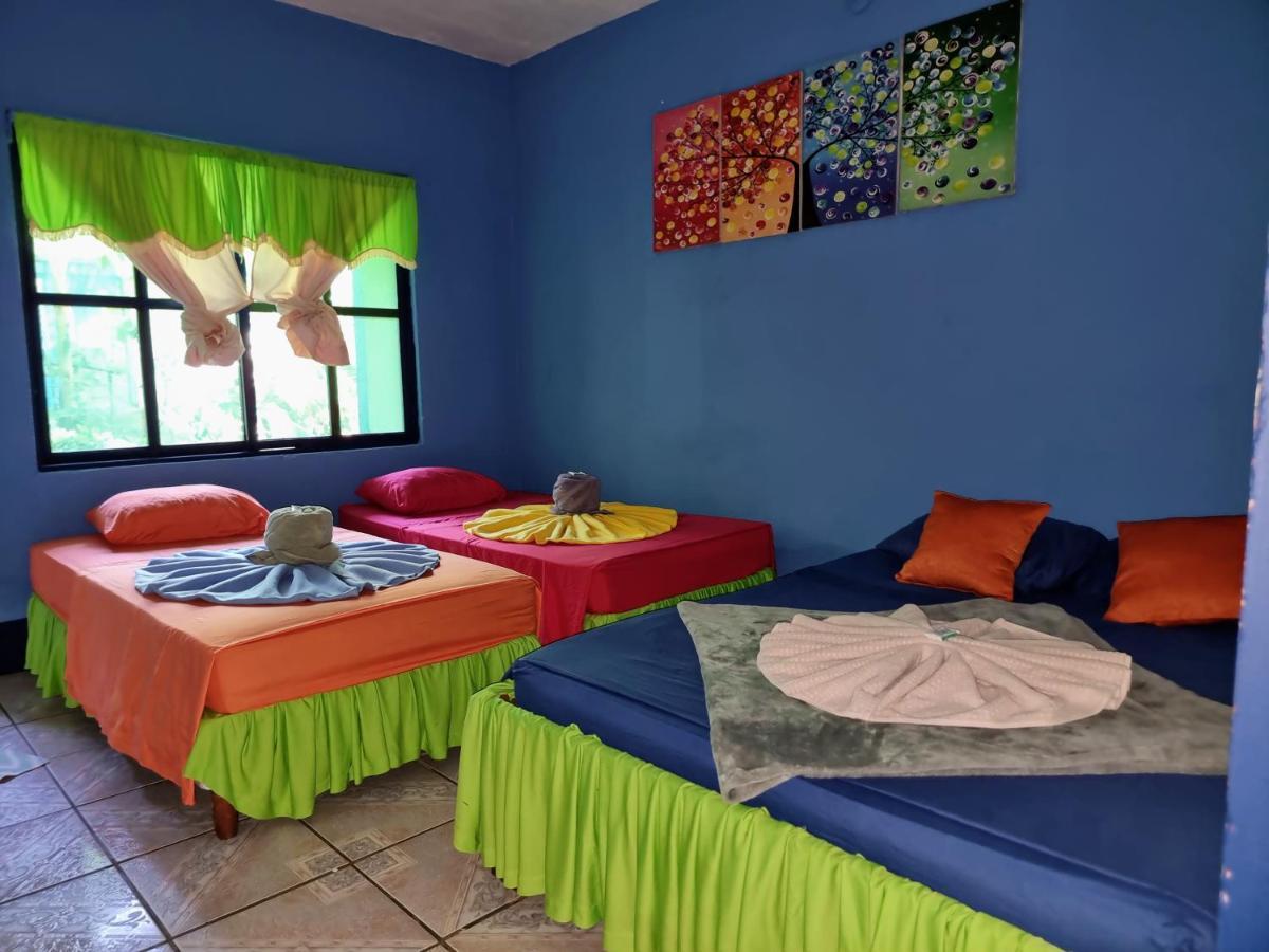 Cabinas Tortuguero Natural Hostel Екстериор снимка