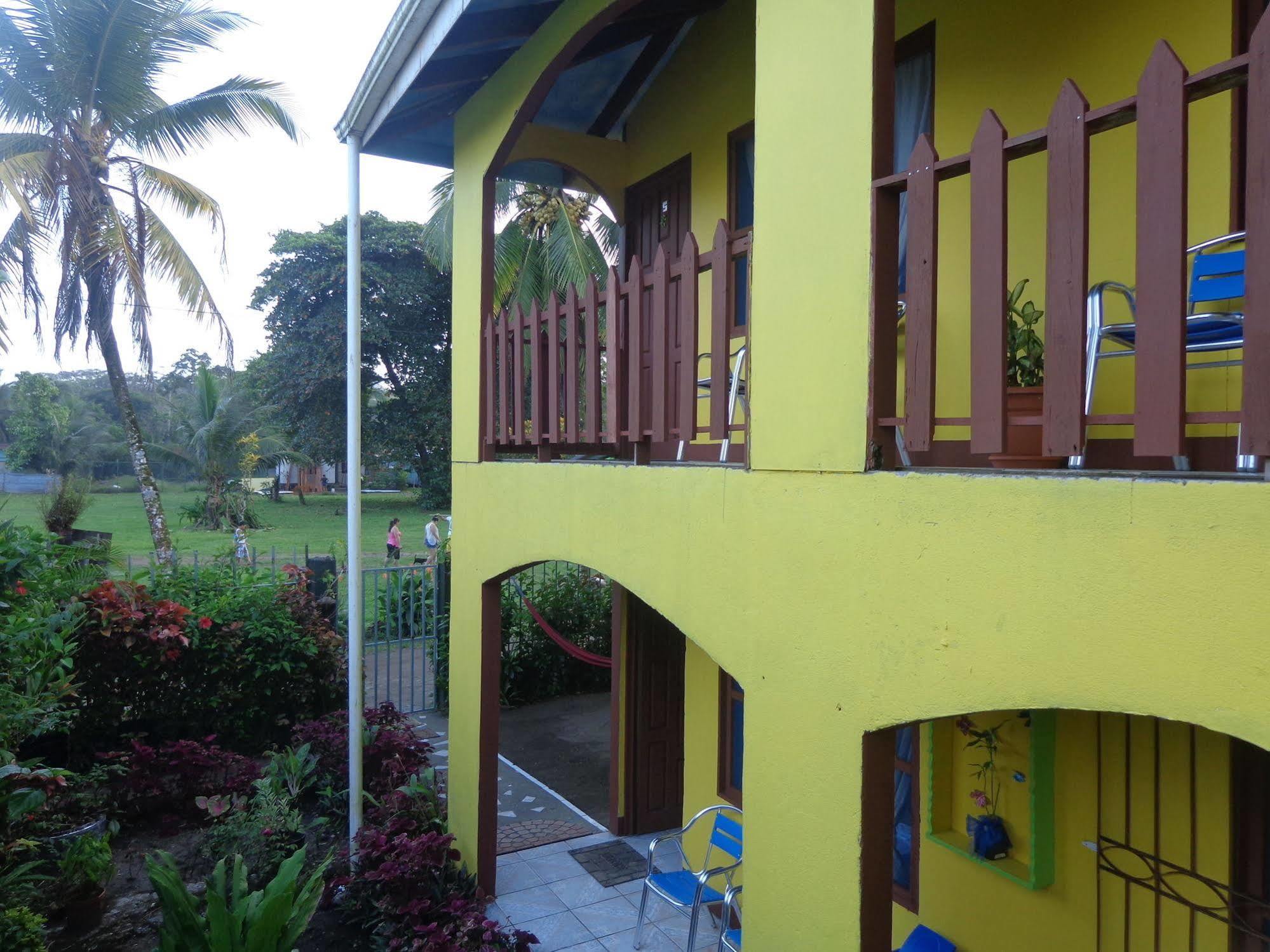 Cabinas Tortuguero Natural Екстериор снимка