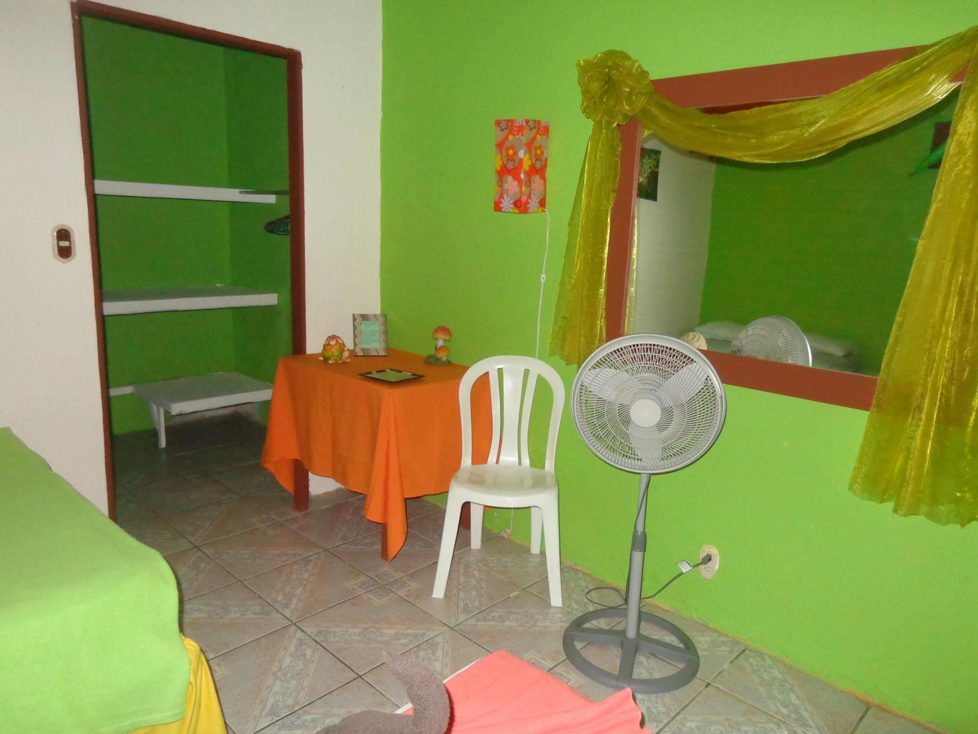 Cabinas Tortuguero Natural Hostel Екстериор снимка