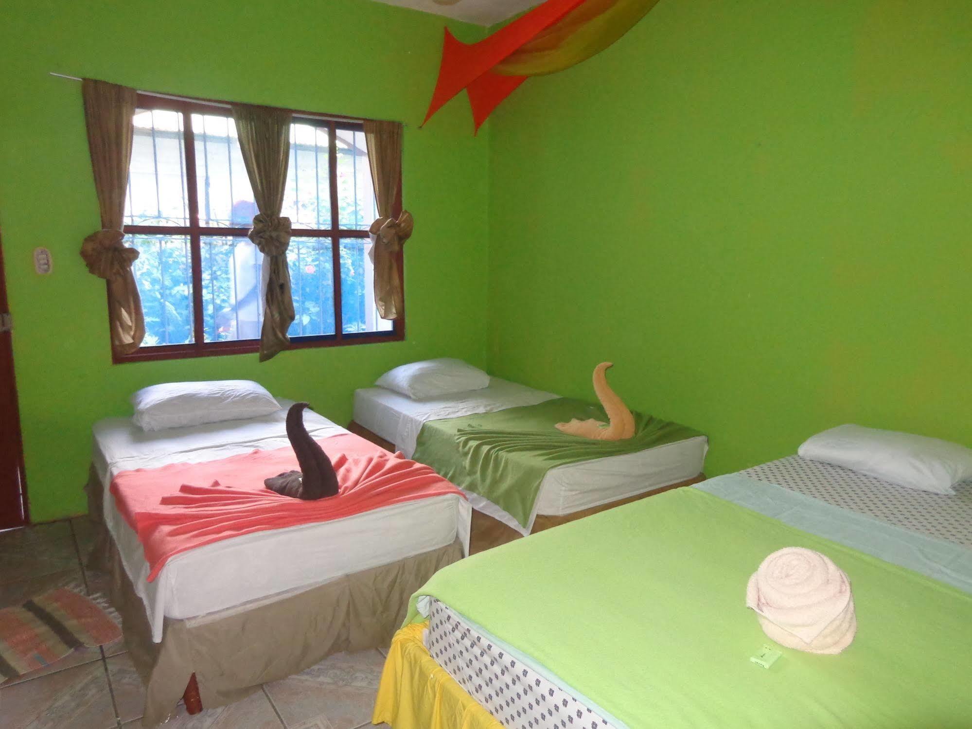 Cabinas Tortuguero Natural Екстериор снимка