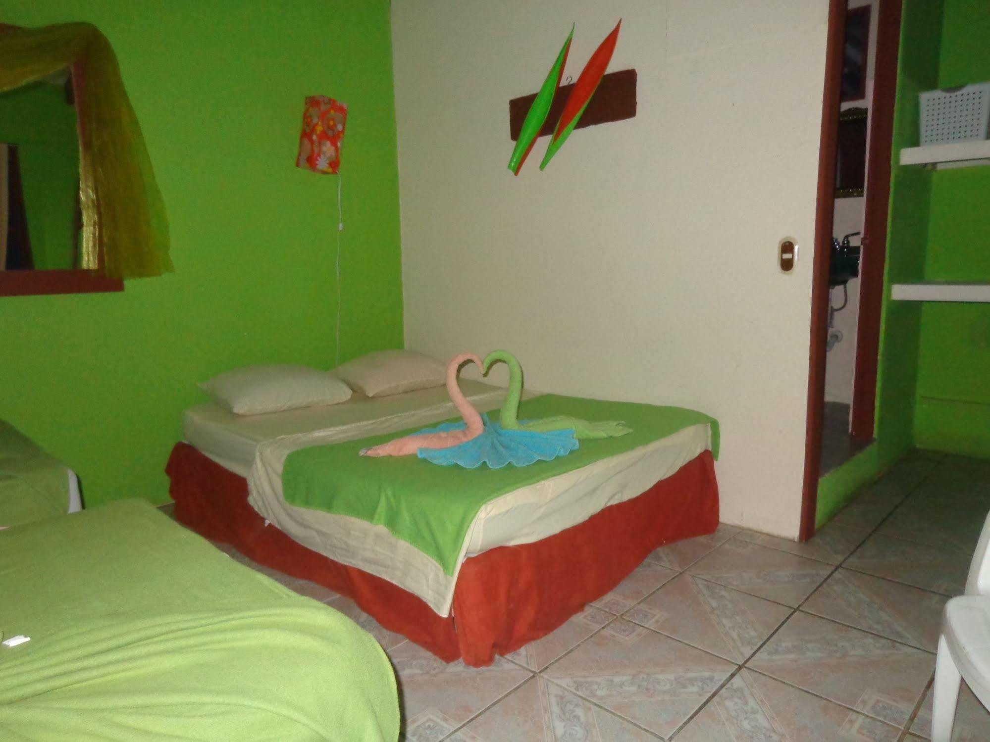 Cabinas Tortuguero Natural Hostel Екстериор снимка