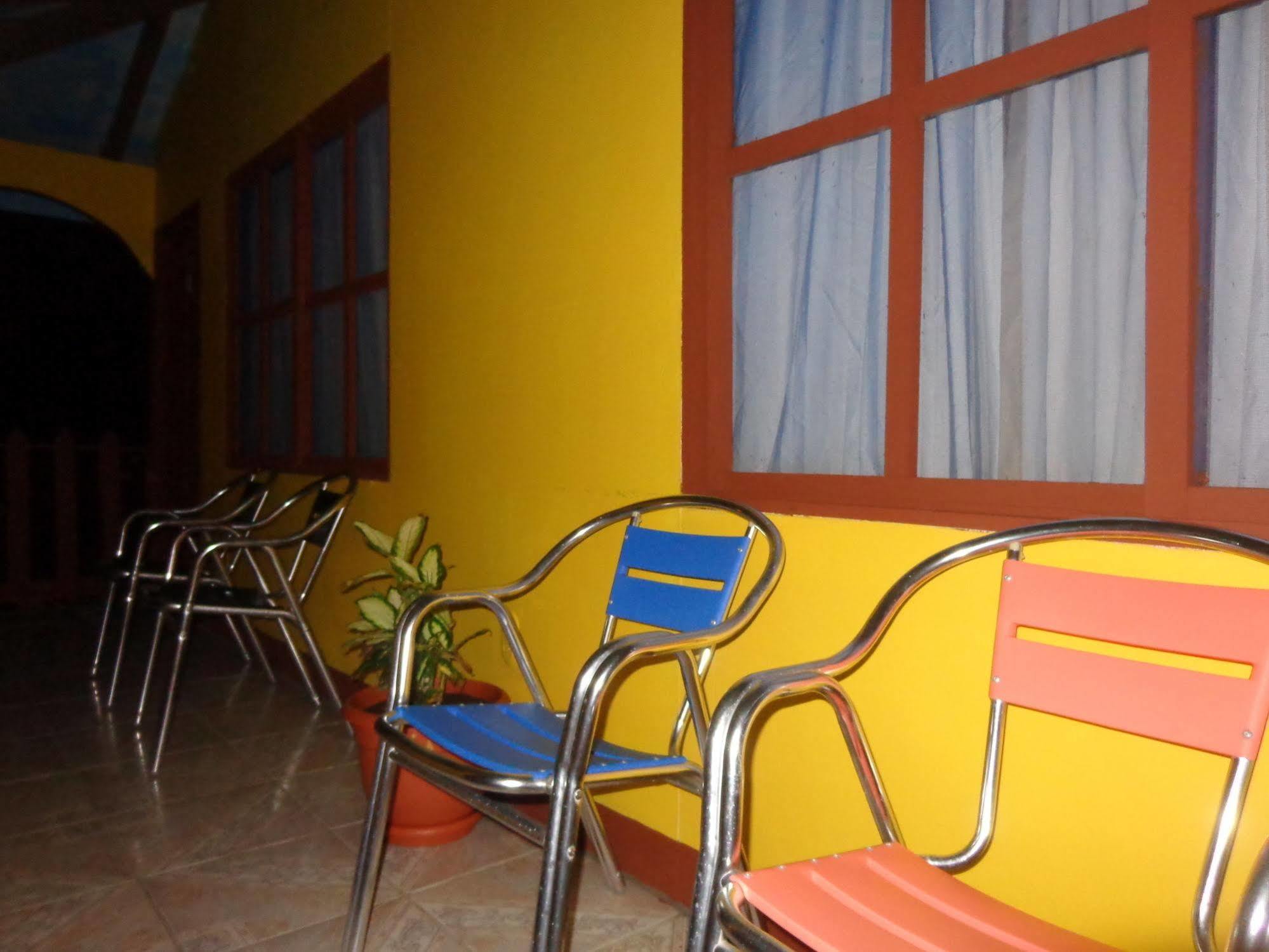 Cabinas Tortuguero Natural Hostel Екстериор снимка